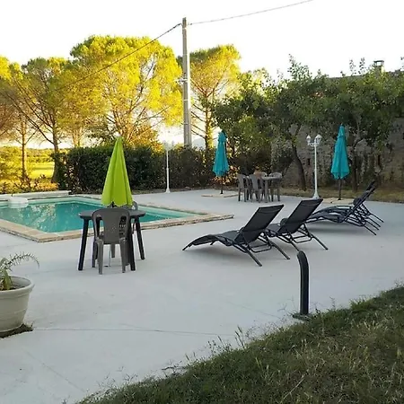 Mas Dans Ferme Fortifiee Hotel 4*